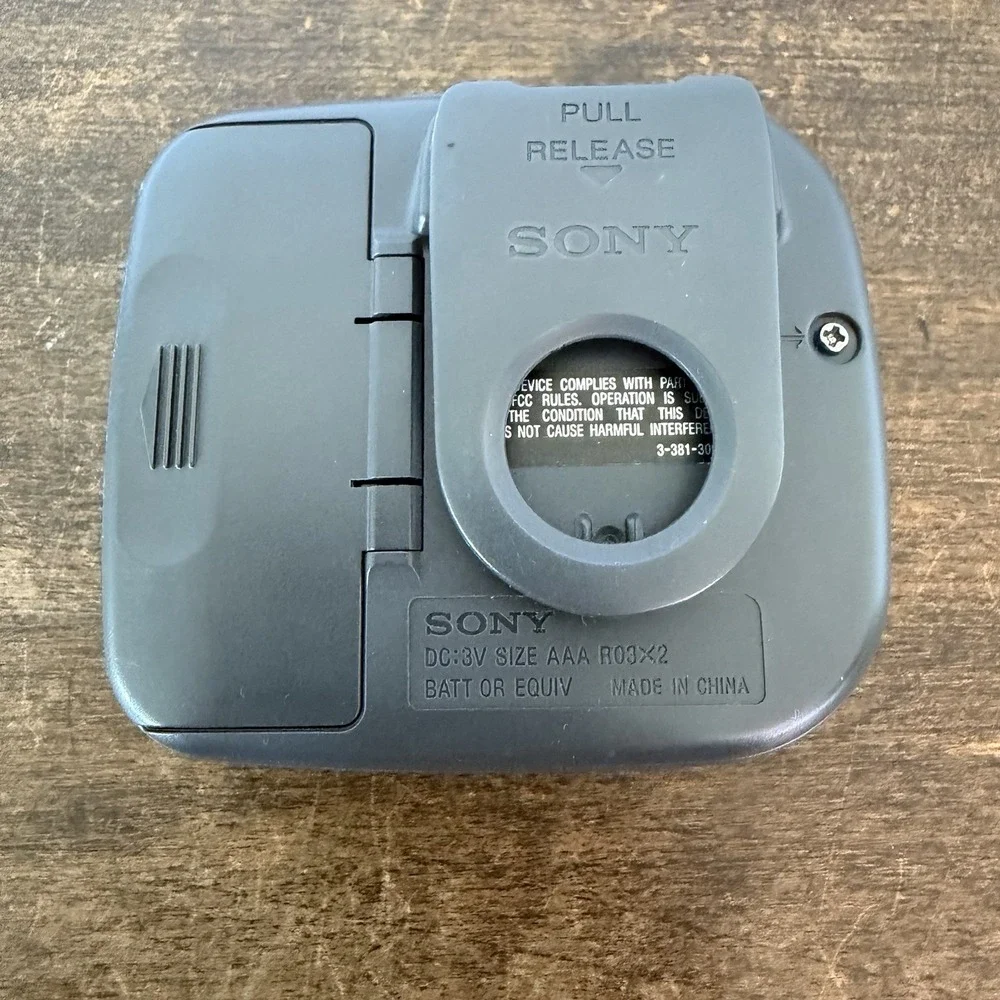 Sony Walkman SRF-M35 AM/FM Radio Vintage W/ Belt Clip Tested‎ Retro Y2K
